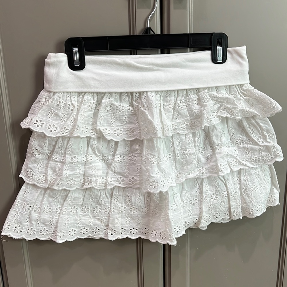 EXPRESS So cute eyelet layered skirt with super comfortable stretchy waist band